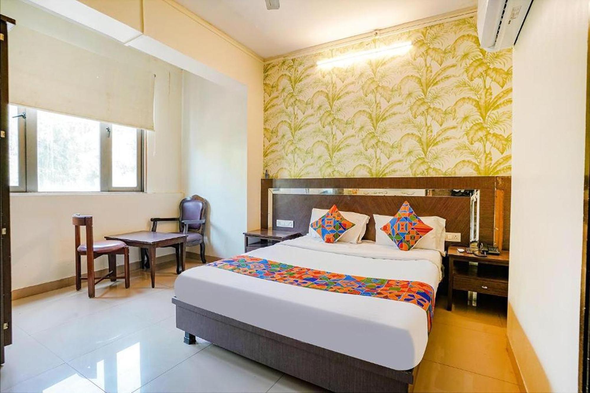 Hotel Gargi Deluxe Pune Exterior photo